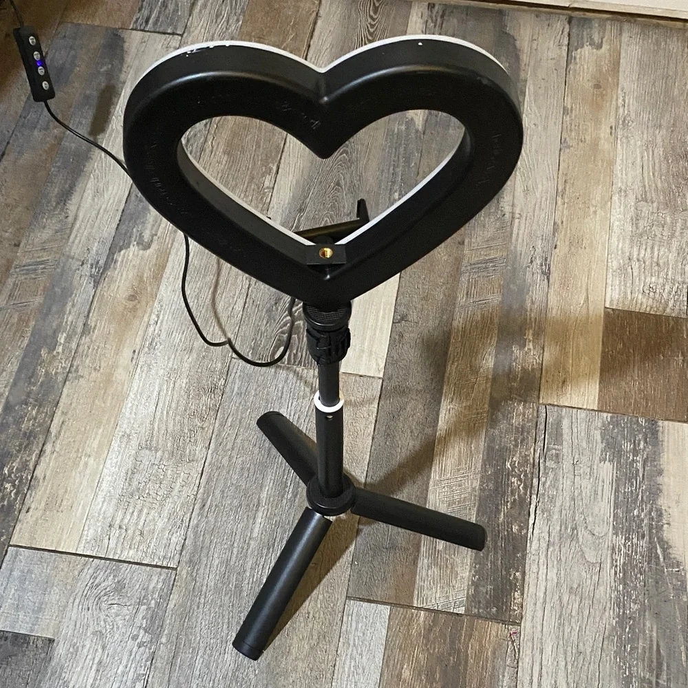 Heart-Shaped LED Ring Light with Tripod - Black